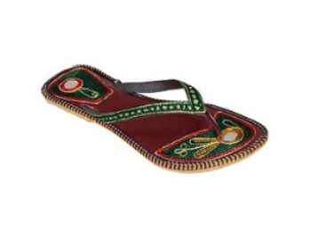 Up to 80% off on Ethnic Footwear from Rs. 299