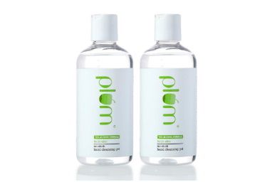 Plum Hello Aloe No-Stick Hand Cleansing Gel Sanitizer Pack of 2 At Rs. 75
