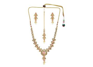 VOYLLA Kundan Gold plated Brass Necklace set at Just Rs.1346