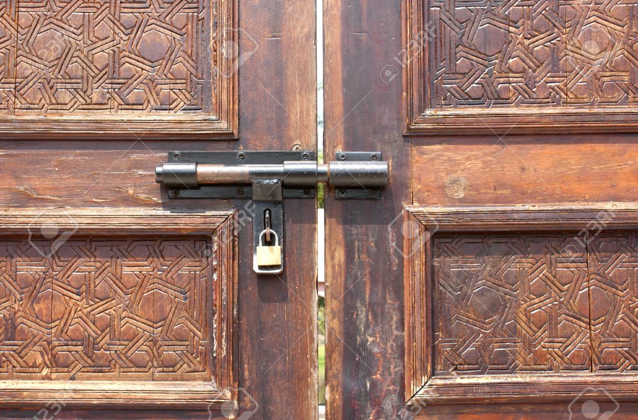 16 Best Door Locks In India - Top Brands with Features