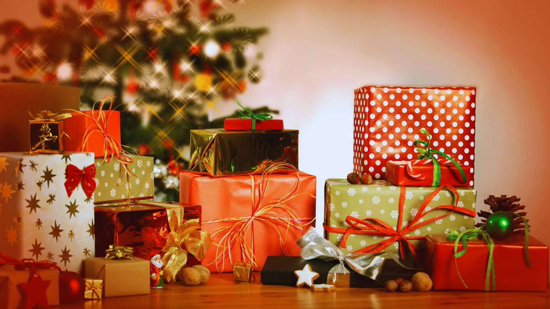 Top 10 Websites for Buying Christmas Gifts