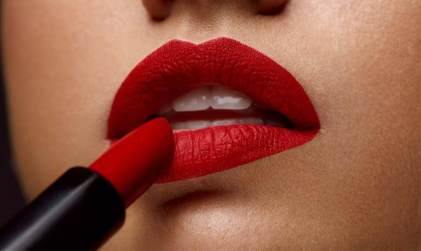 15 Best Lipstick Brands in India - Review and Price [Updated]