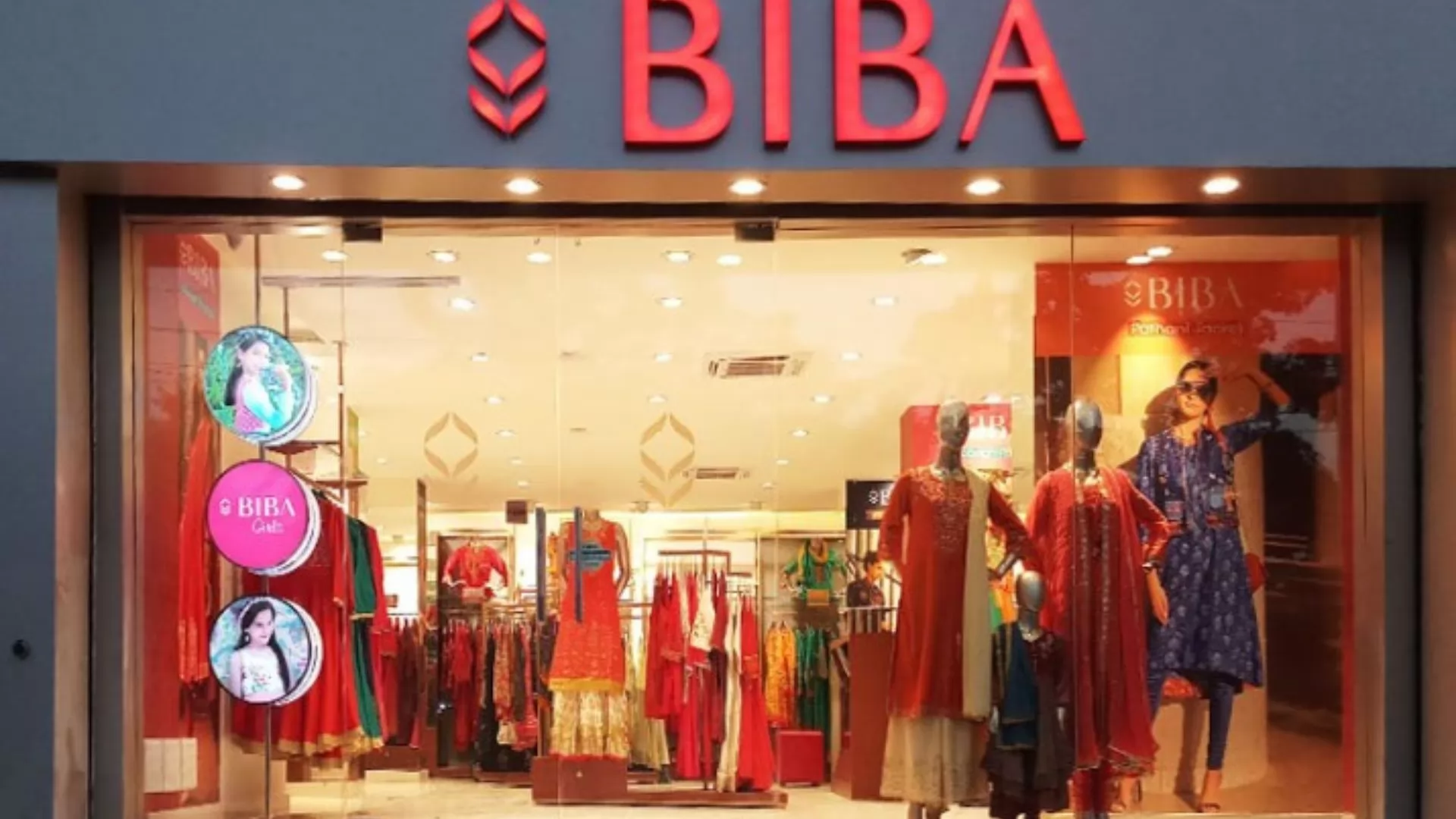 Top Clothing Brands in India: Check Out The Complete List Here!