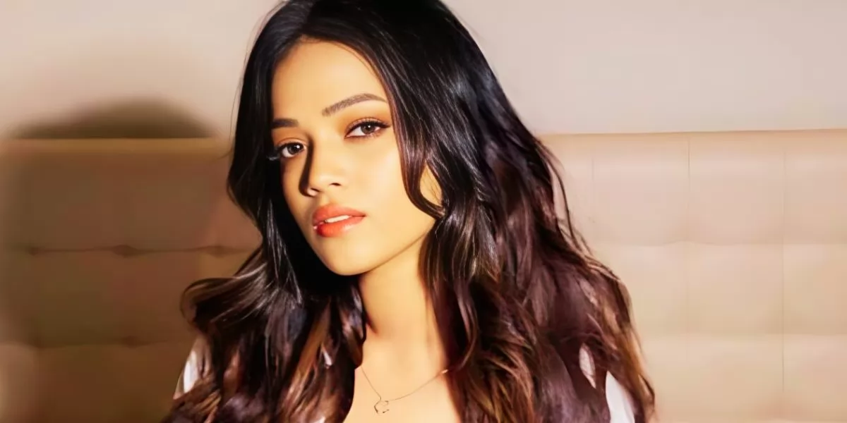 Ullu Web Series Actress Kajal Jha